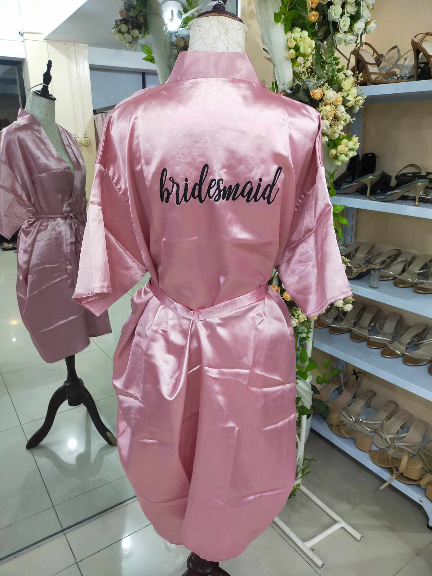 Light Old Rose Satin Robe- Bridesmaid (BLACK PRINTED)