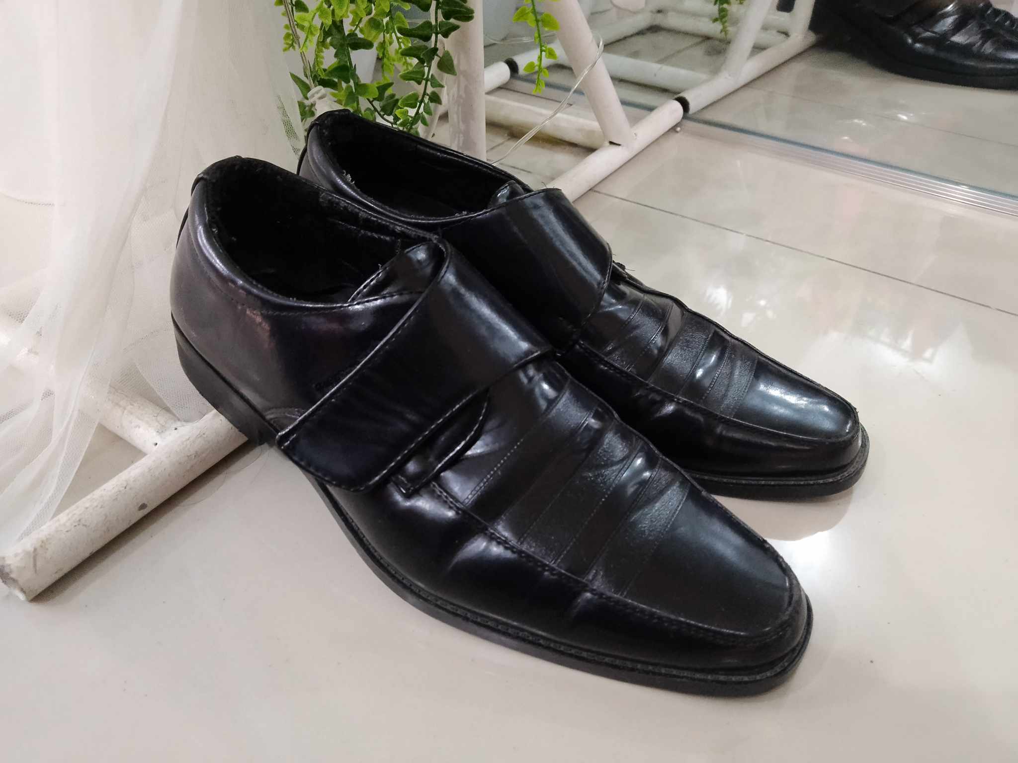 Velcro (Black Leather Shoes)