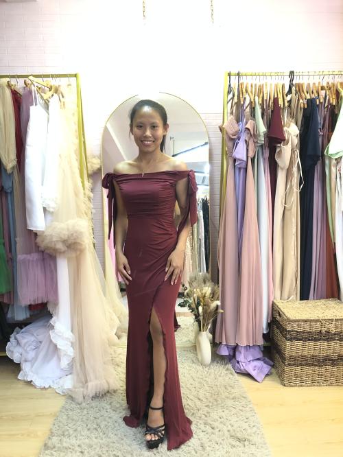 Maroon Off Shoulder Knot Side Ruched Wrap Hem Bridesmaid Dress