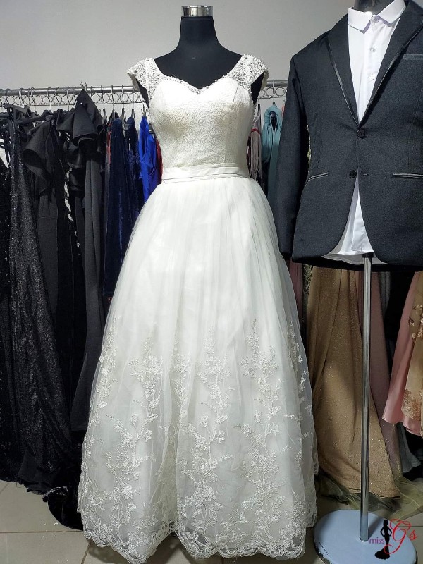 *Rental* Scalloped Tassel Sequin Photography Gown