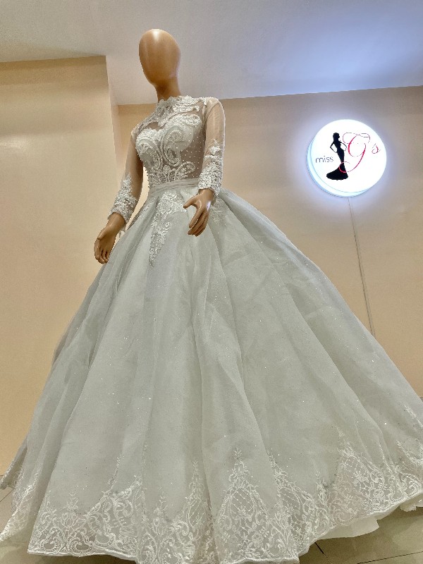 (27) Longsleeves Turtle Neck See-through Wedding Gown
