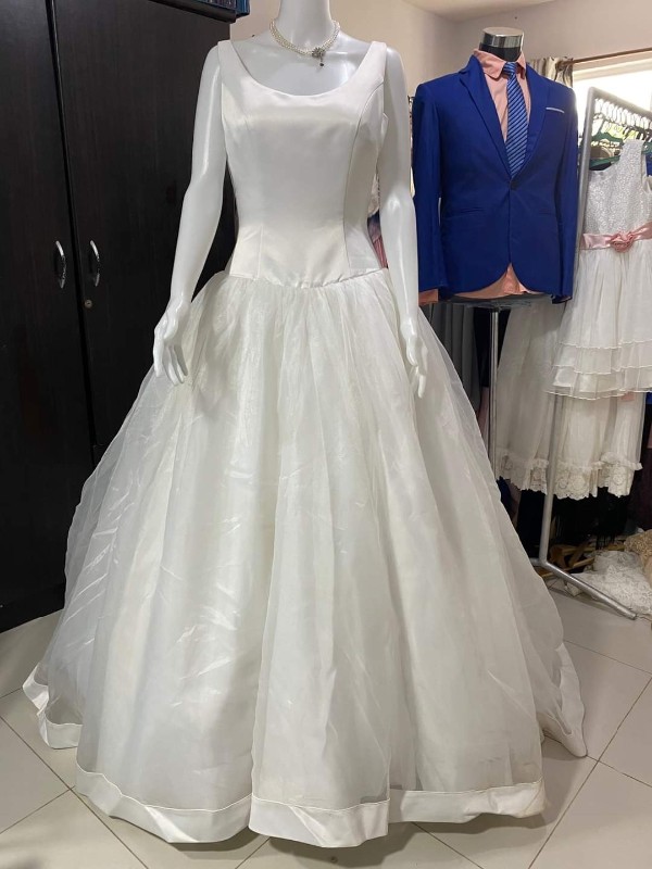 (SALE) Sleeves Satin Top Lonag Back Wedding Gown
