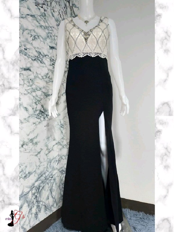 White Black Sleeveless Slit Gown