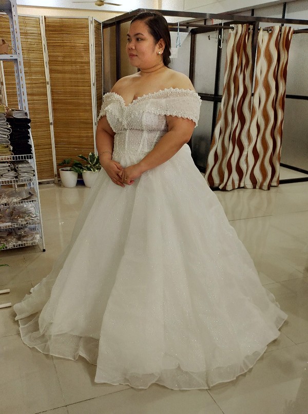 PLUS SIZE Pearl Detailed Offshoulder Wedding Gown