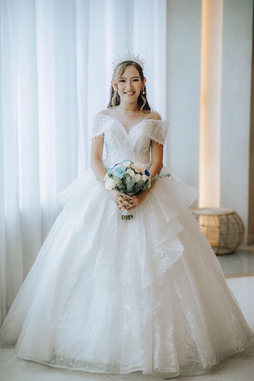 Elegant White Ruffle Skirt Off shoulder Wedding Gown