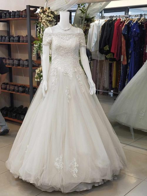 (SALE) Offshoulder Sleeves Flowy Wedding Gown