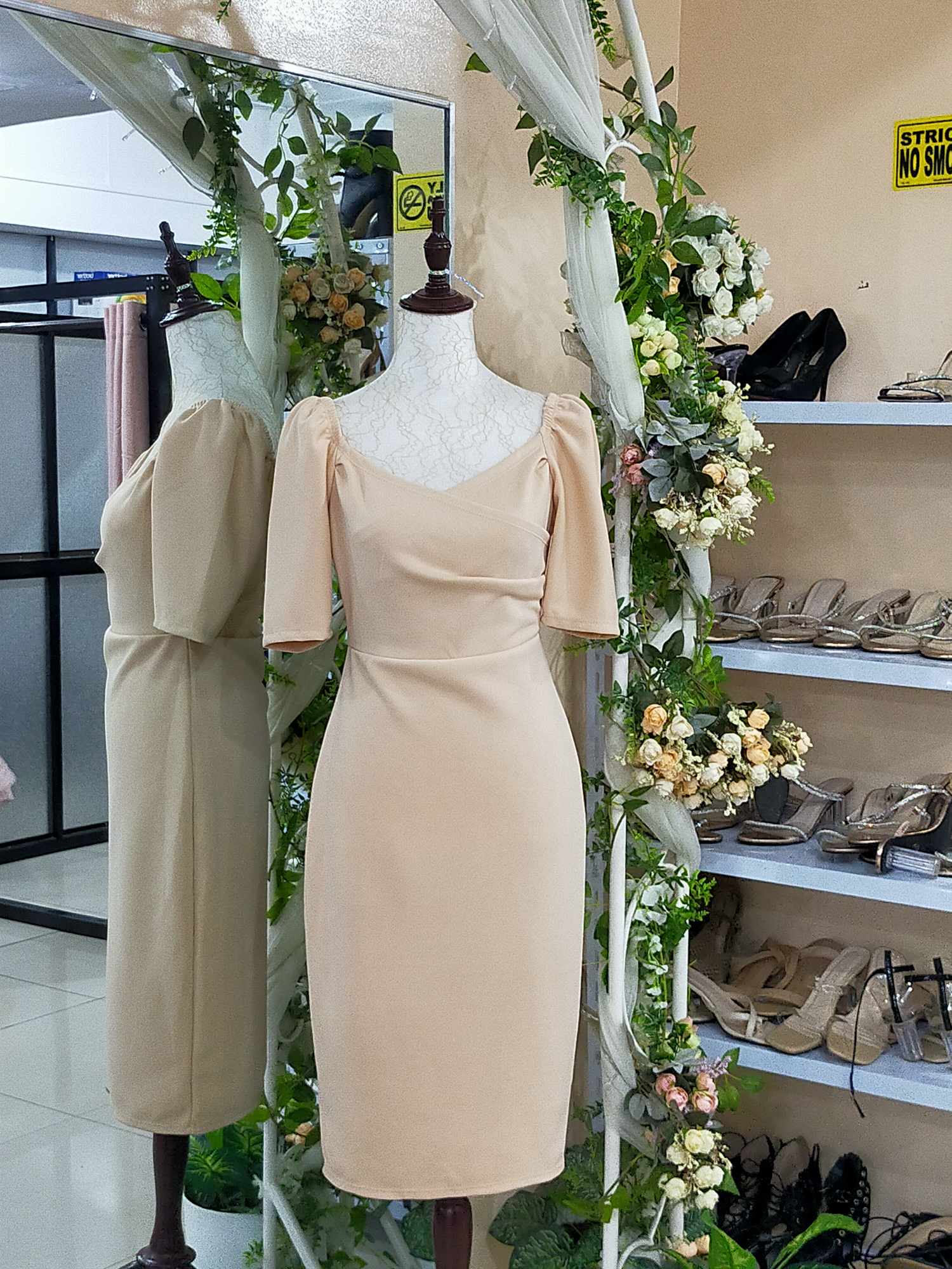 Cream Puff Sleeve Sweetheart Neck Dress