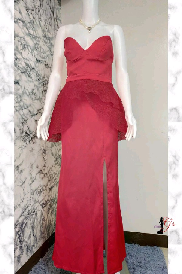 Red Tube Net Slit Gown