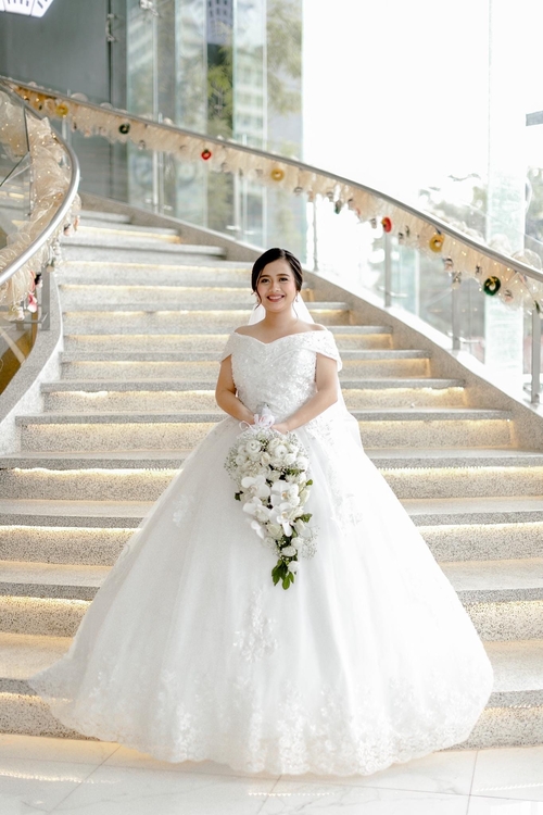 Elegant Off Shoulder Hand Beaded Applique Wedding Gown