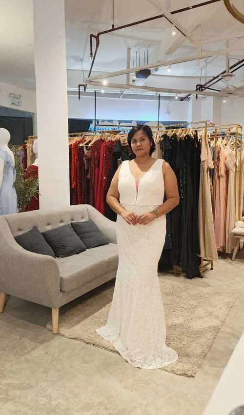White Plus Size Sleeveless Lace Mermaid Wedding Gown