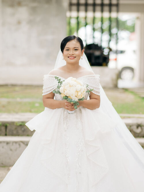 Elegant Sweetheart Neckline Ruffled Organza Sleeves Wedding Gown