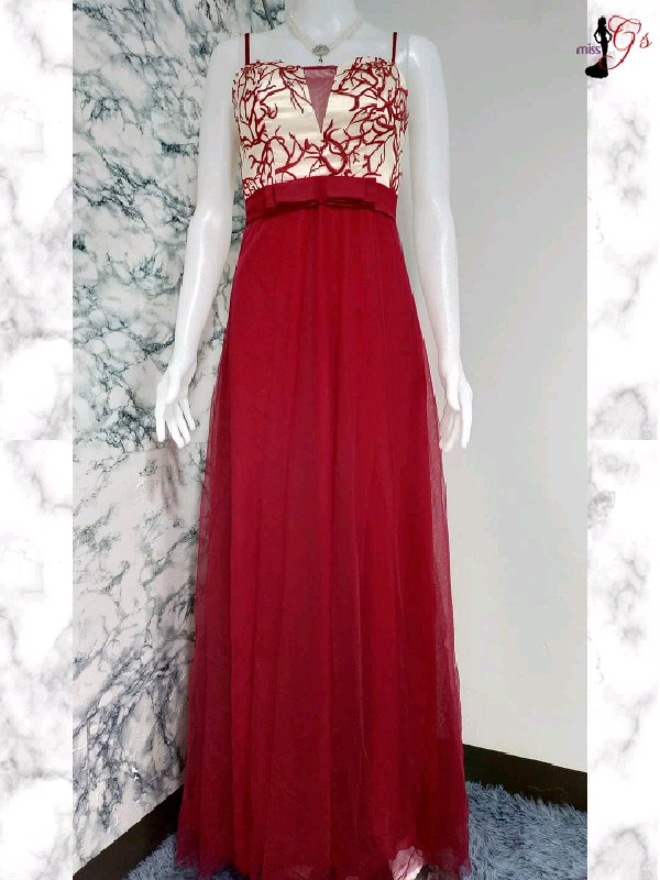 Red Spag Flowy Tulle Gown