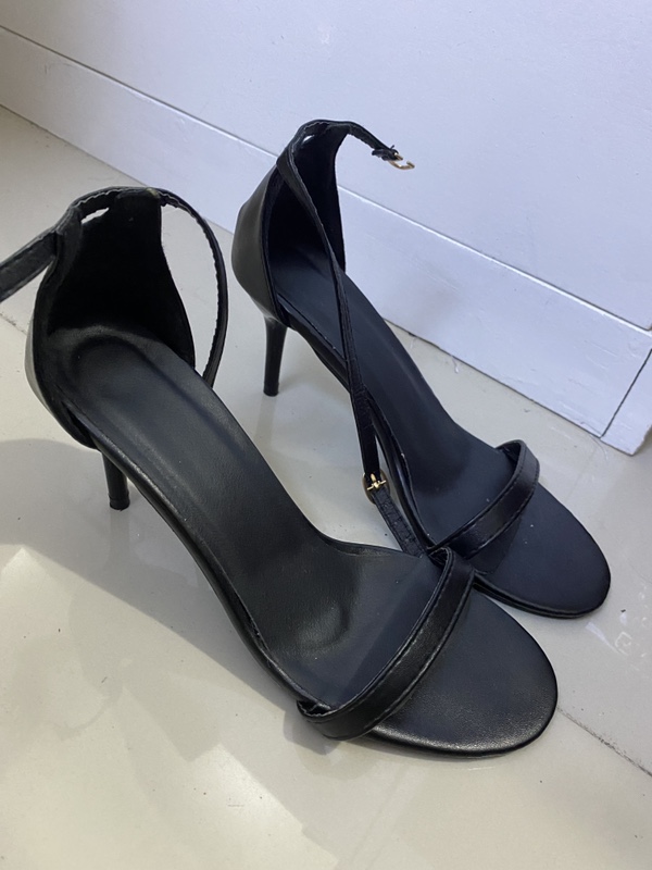 Black Pointed Heels