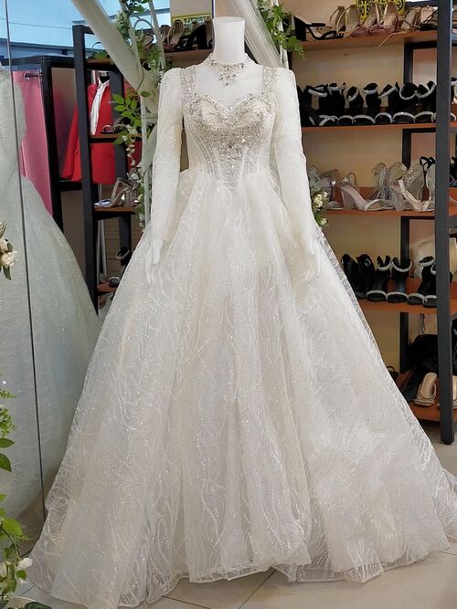 White Longsleeves Turtle Neck Wedding Gown