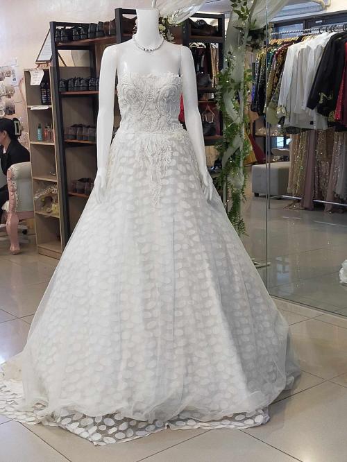 (SALE) Tube Circle Wedding Gown