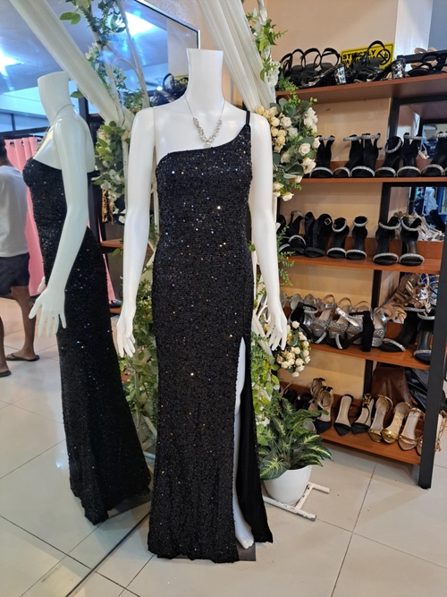 Black One Shoulder Big Sequins Long Gown