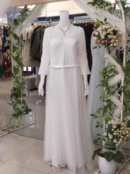 (SALE) Plus Size (18) Longsleeves Lace Satin Belt Civil Wedding Gown