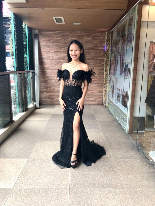 Black Strapless Deep V-Neck Feather Decorated Long Gown