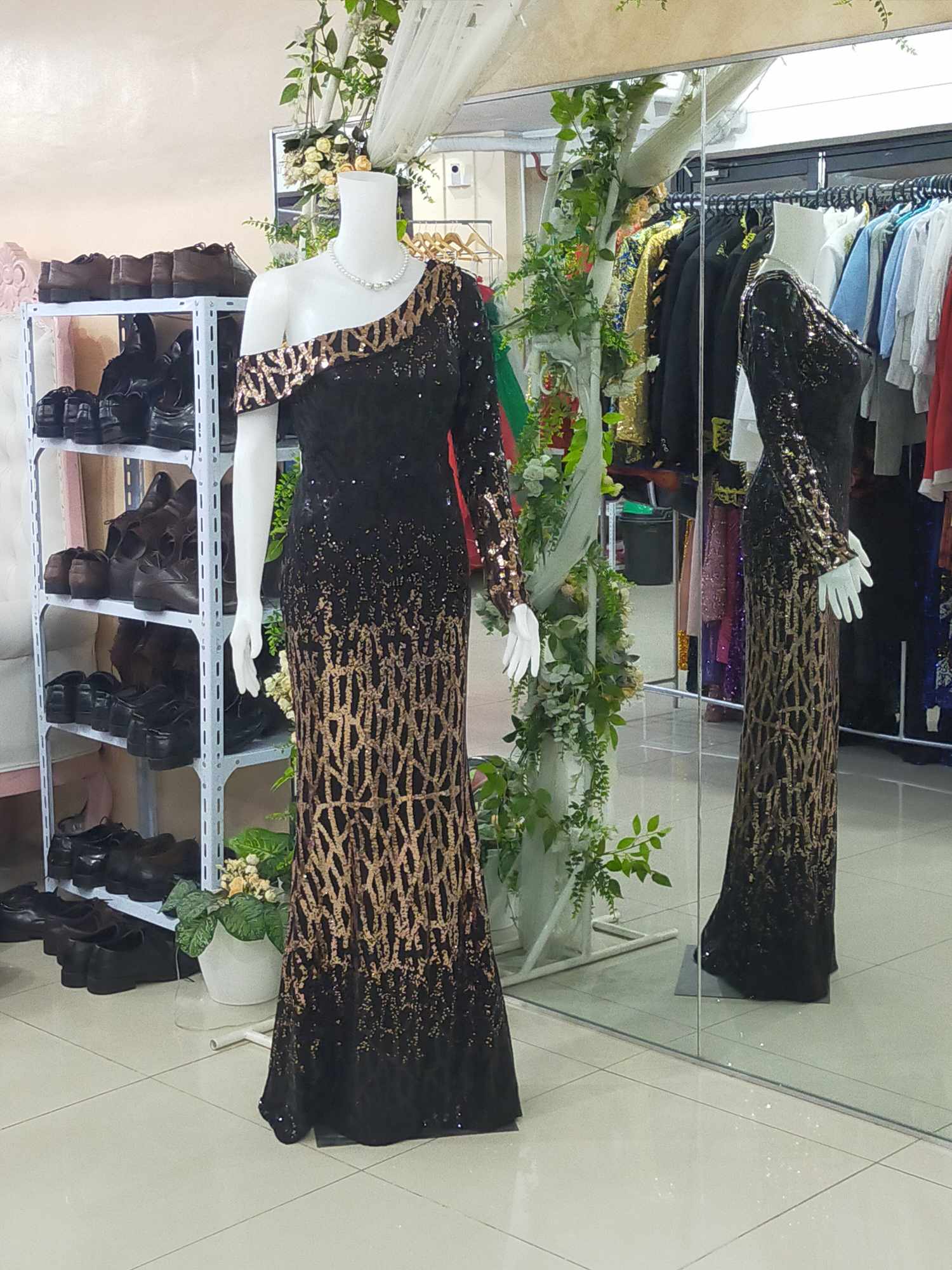 One Shoulder Black Gold Sequins Glittery Gown