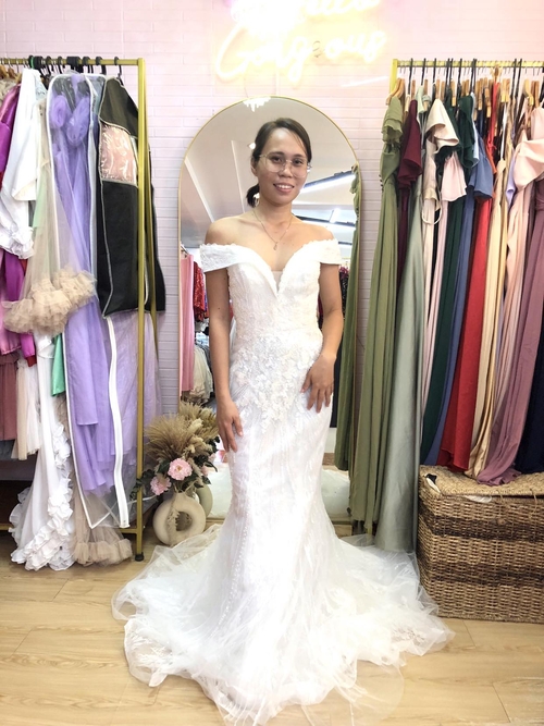 Simple Sweetheart Off Shoulder Mermaid Wedding Gown 