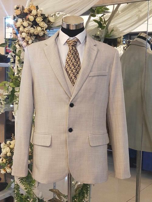 Miss Gs Groomsman Plus Size Light Gray With Vest Tuxedo Suit