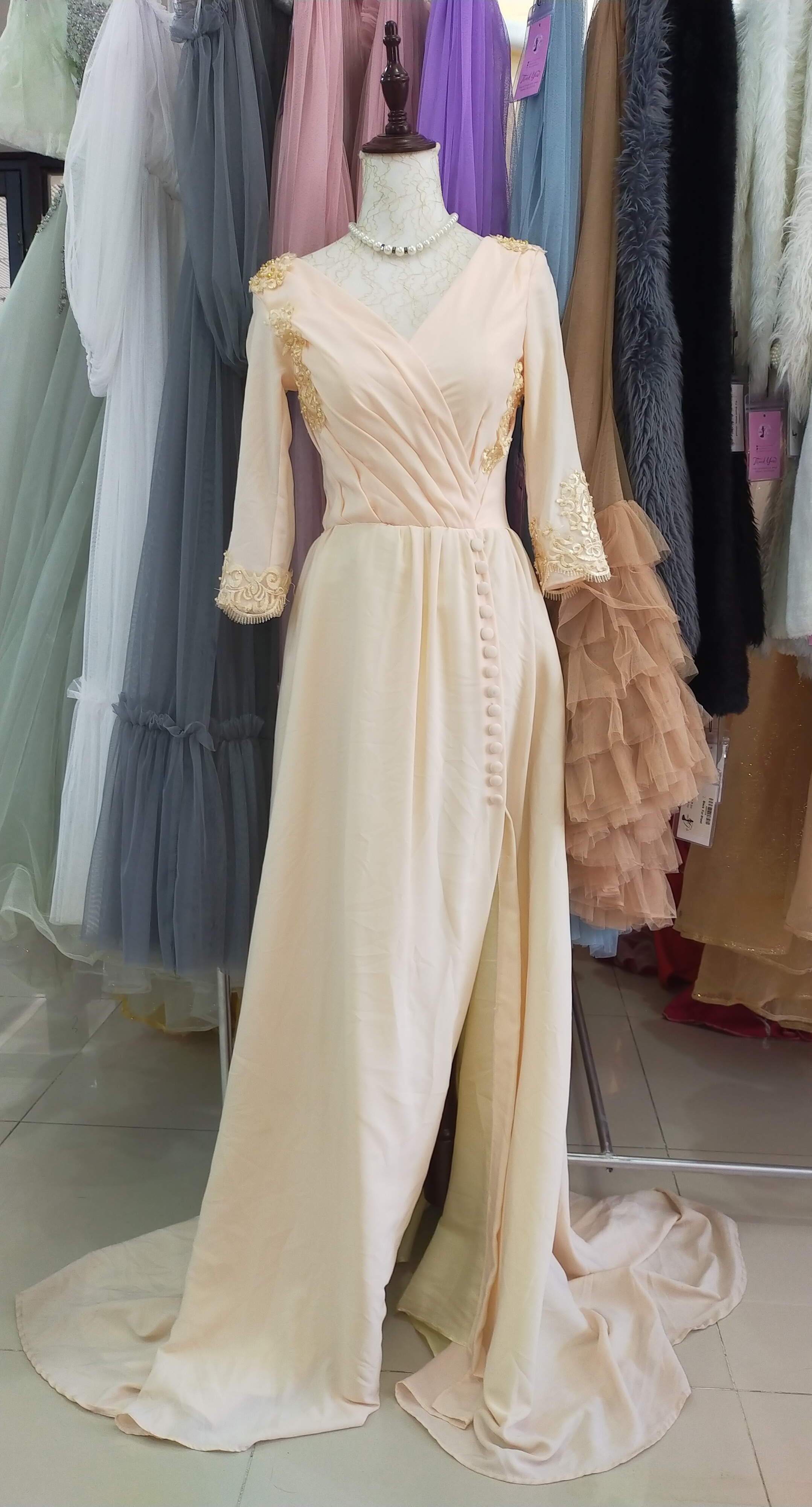 3/4 Pastel Front Buttons Mother Gown