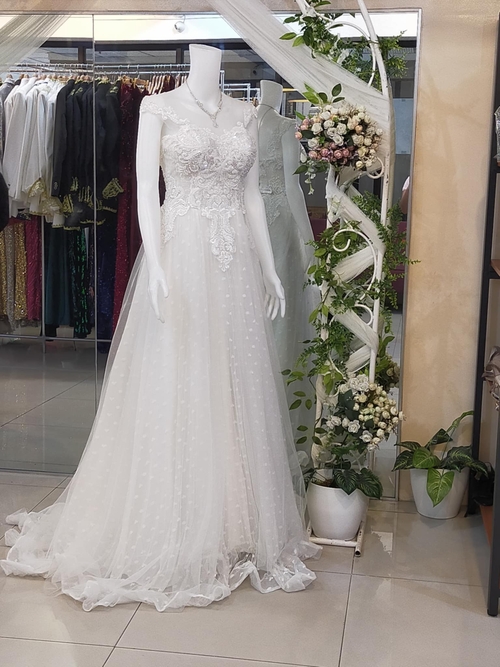 (4) Short Sleeves Mesh Heavy Beaded White Wedding Gown