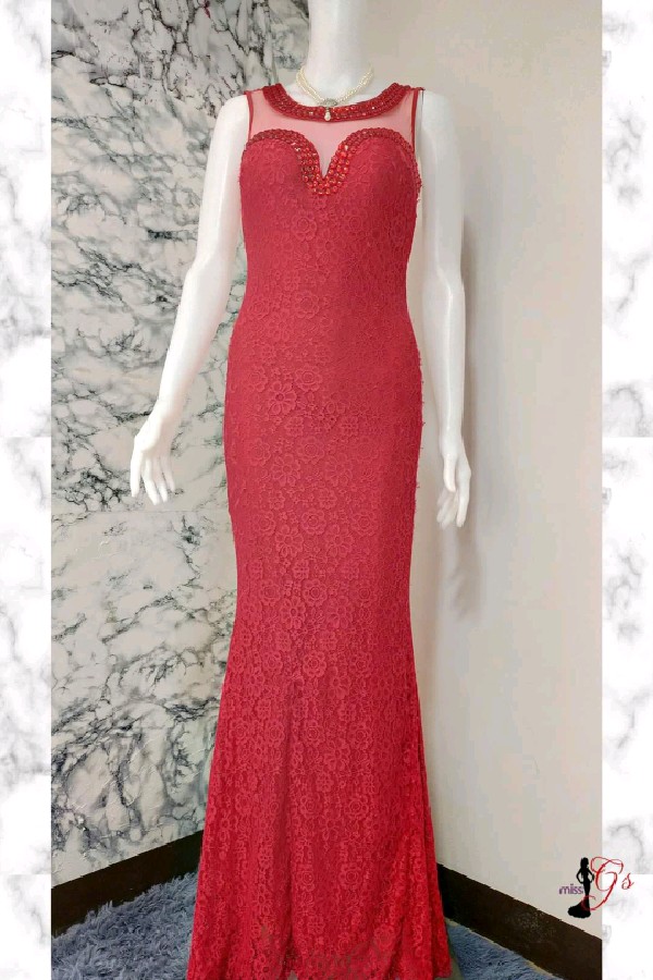 Sleeveless Red Lace Long Gown