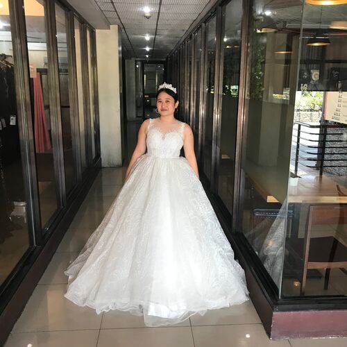 Sleeveless Beads Deep Mesh Wedding Gown