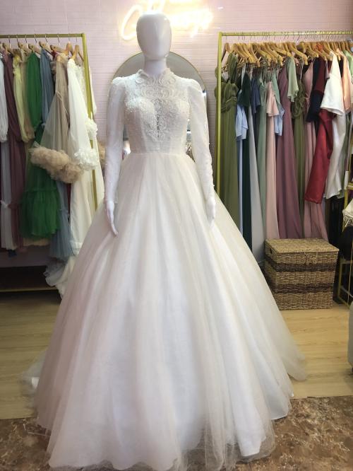 Elegant Princess Lace Applique Wedding Dress
