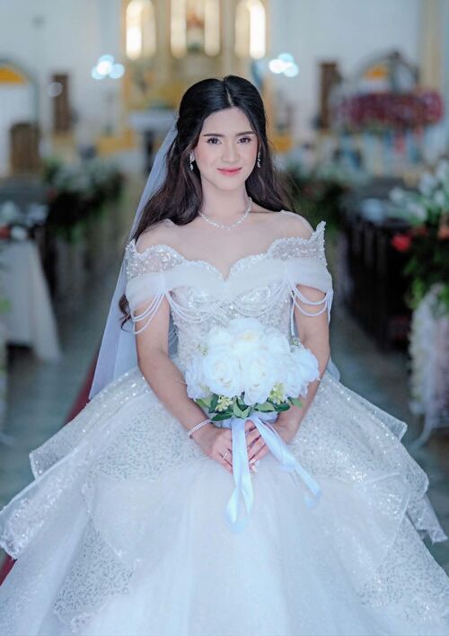 Classic White Off Shoulder with Short Lace Strimmed Straps Wedding Gown