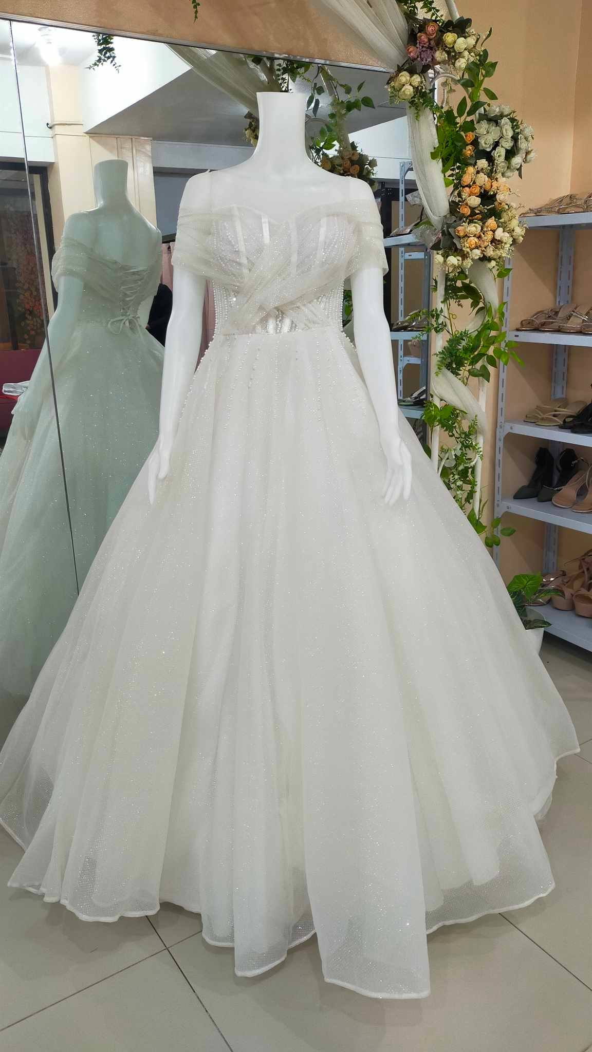 (SALE) Mesh Wrap Sleeves Beads Line Wedding Gown